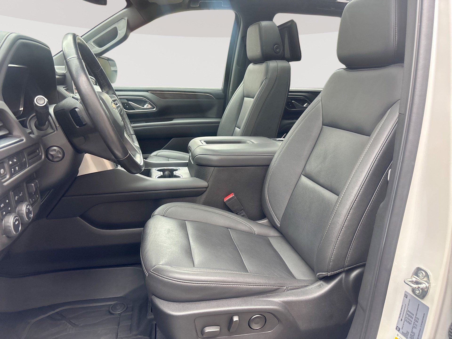 Used 2022 Chevrolet Tahoe LT w/ LT Signature Package AWD/4WD image 13