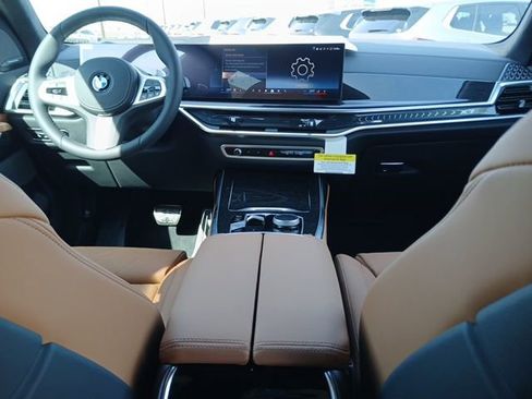 New 2026 BMW X7 xDrive40i AWD/4WD image 14