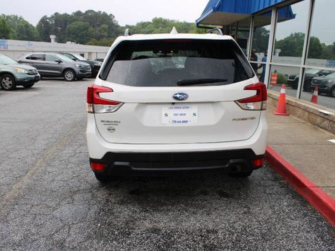 Used 2019 Subaru Forester Premium w/ All-Weather Package AWD/4WD image 5
