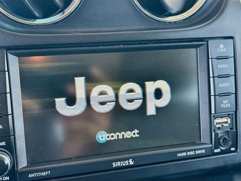 Used 2015 Jeep Patriot High Altitude AWD/4WD image 18
