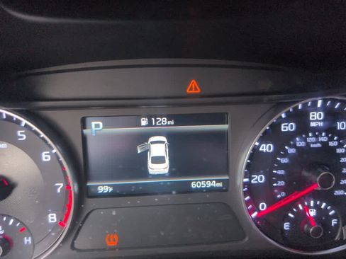 Used 2024 Kia Forte LXS FWD image 9