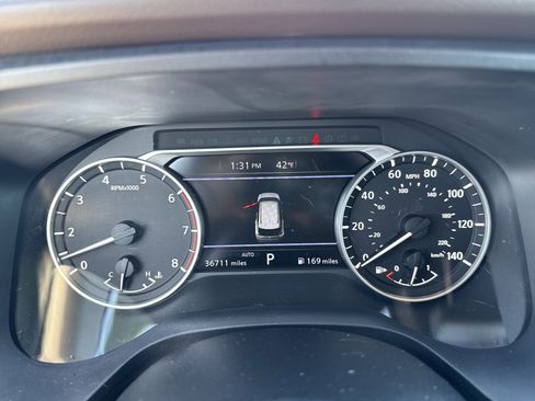 Used 2022 Nissan Rogue SV image 15