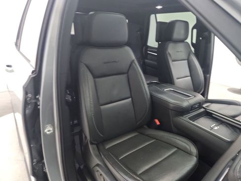 Used 2023 GMC Yukon Denali AWD/4WD image 32