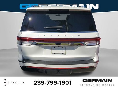 Used 2023 Lincoln Navigator Reserve image 8