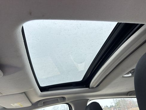 Used 2018 Honda Fit EX image 8