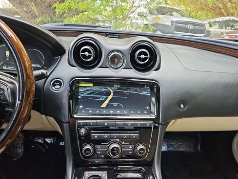 Used 2019 Jaguar XJ L Portfolio RWD image 16
