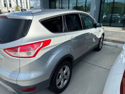 Used 2016 Ford Escape SE FWD image 3