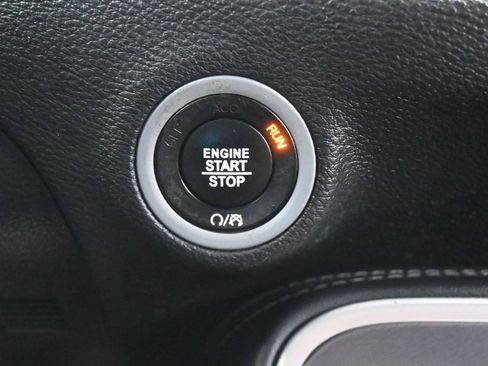 Used 2022 Dodge Challenger SXT w/ Driver Convenience Group RWD image 23