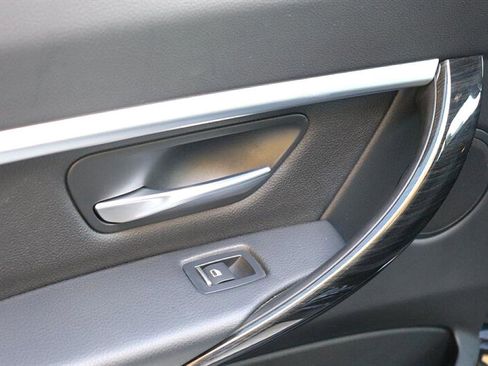 Used 2017 BMW 330i Sedan image 19