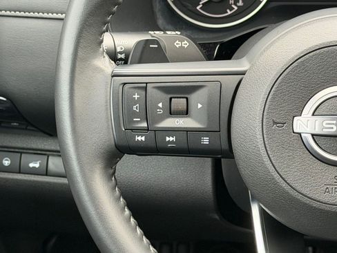 Used 2025 Nissan Pathfinder SV FWD image 20