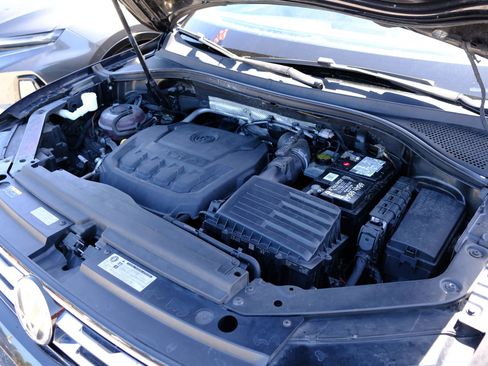 Used 2018 Volkswagen Tiguan SE FWD image 47
