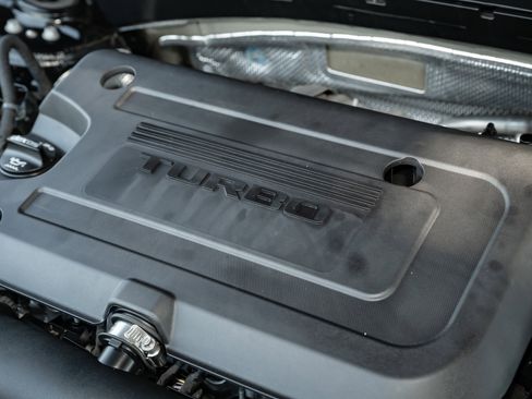 Used 2023 Buick Envision Avenir image 16