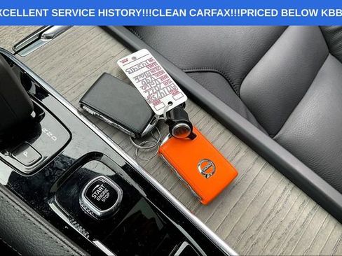 Used 2022 Volvo V90 B6 Cross Country image 11