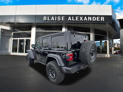 Used 2025 Jeep Wrangler Willys AWD/4WD image 5