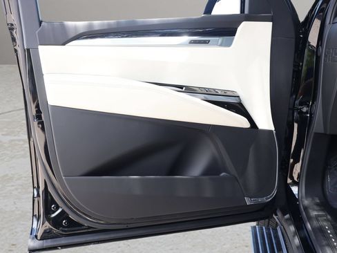 New 2026 Cadillac Escalade Sport w/ Touring Package AWD/4WD image 9