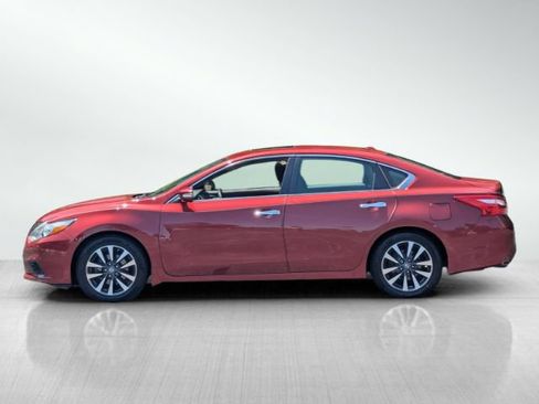 Used 2017 Nissan Altima 2.5 SV w/ Convenience Package FWD image 6