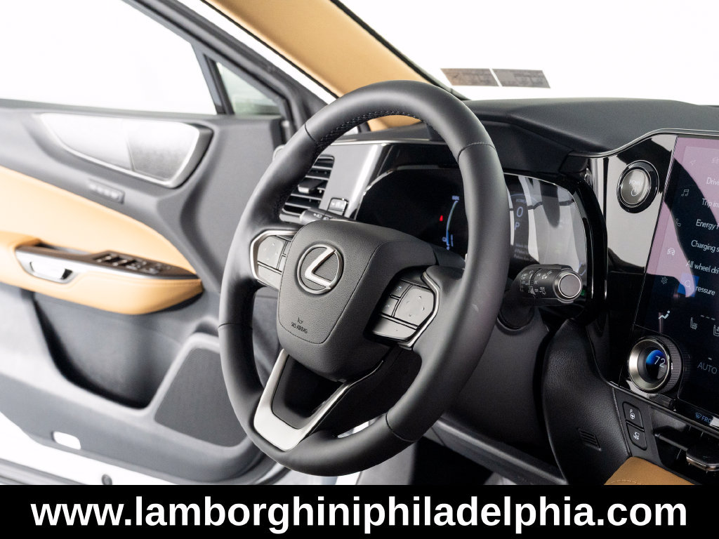 Used 2026 Lexus NX 450h+ AWD w/ Accessory Package (2T) image 31