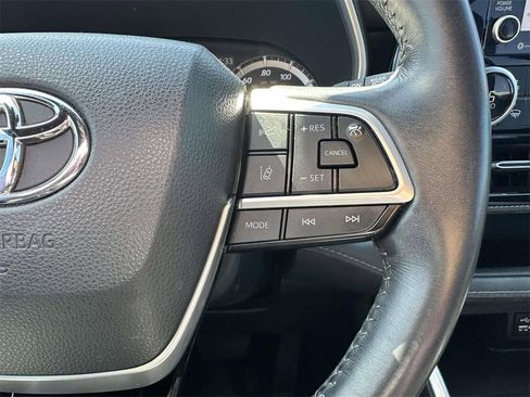Used 2022 Toyota Highlander XSE image 14