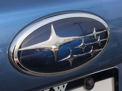 Used 2017 Subaru Forester 2.5i Premium w/ All-Weather Package image 12