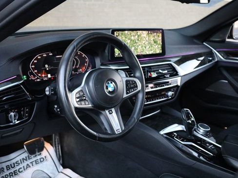 Used 2022 BMW M550i xDrive image 13