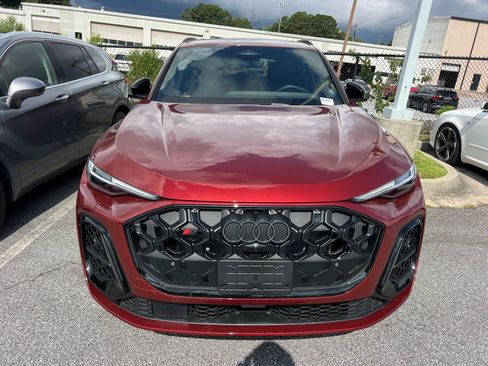 Used 2025 Audi SQ5 Prestige w/ Prestige Package AWD/4WD image 2