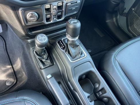 Used 2025 Jeep Wrangler Unlimited Sahara w/ Safety Group AWD/4WD image 22