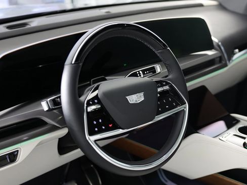 Used 2026 Cadillac Vistiq Sport image 20