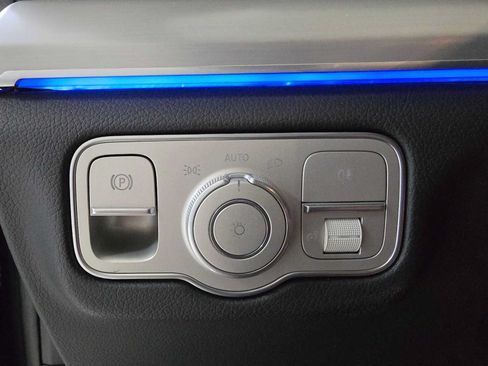 Certified 2025 Mercedes-Benz GLS 450 4MATIC image 31