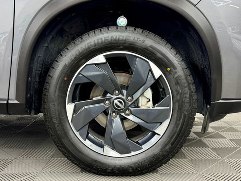 Used 2024 Nissan Rogue SV image 28