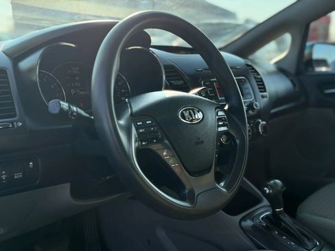 Used 2015 Kia Forte LX w/ Popular Package FWD image 13