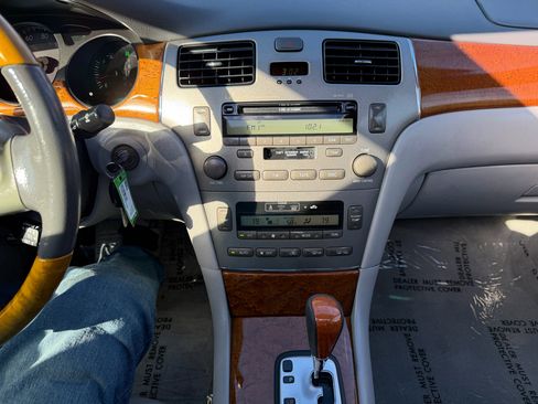 Used 2005 Lexus ES 330 image 15