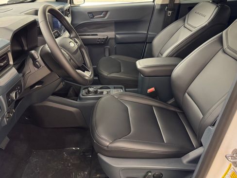 New 2025 Ford Maverick Lariat w/ Black Appearance Package image 5