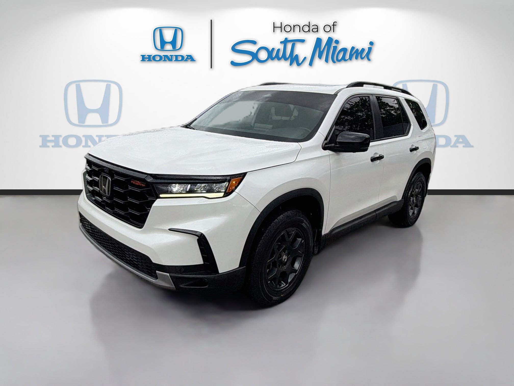 Used 2025 Honda Pilot TrailSport image 3