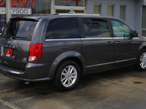 Used 2019 Dodge Grand Caravan SXT FWD image 16