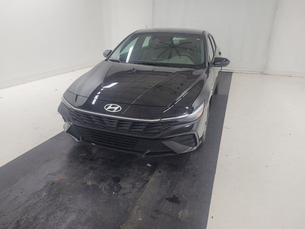 Used 2024 Hyundai Elantra SE FWD image 15
