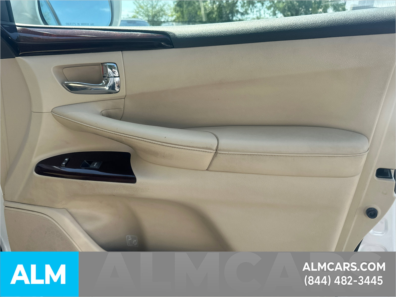 Used 2015 Lexus LX 570 4WD w/ Luxury Package image 16