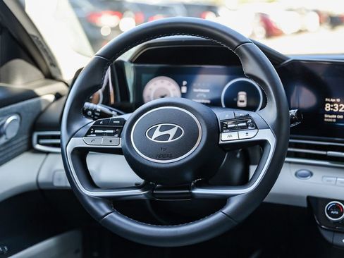 Certified 2024 Hyundai Elantra Limited image 15