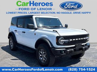 Used 2025 Ford Bronco Badlands w/ Black Appearance Package AWD/4WD video 1