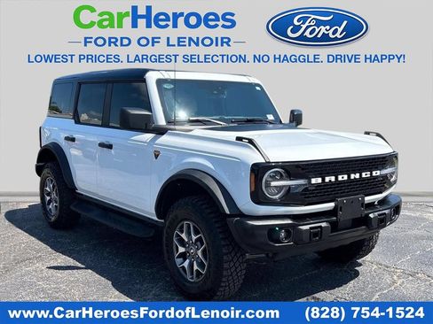 Used 2025 Ford Bronco Badlands w/ Black Appearance Package AWD/4WD image 1