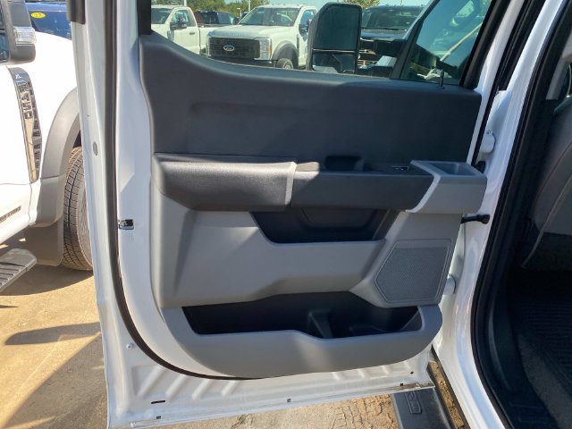 New 2025 Ford F350 XL w/ XL Chrome Package AWD/4WD image 8