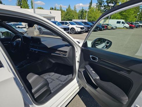 Used 2023 Honda Civic Sport image 11