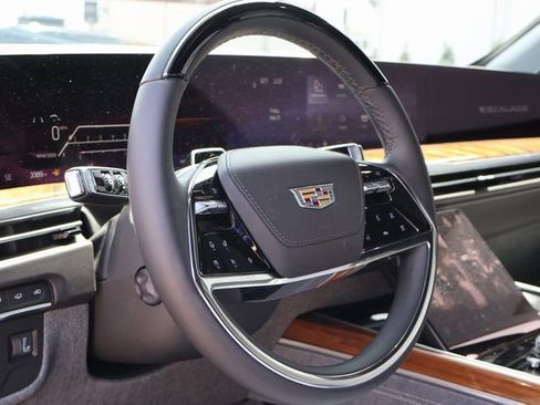 Used 2025 Cadillac Escalade Sport Platinum w/ LPO, ONYX Package AWD/4WD image 26