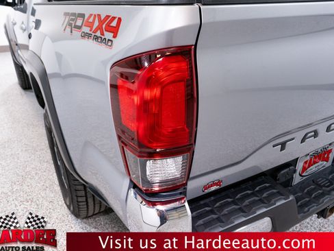 Used 2019 Toyota Tacoma TRD Off-Road image 9