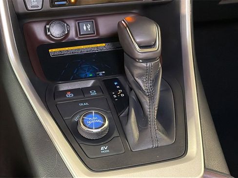 Used 2019 Toyota RAV4 Limited image 23