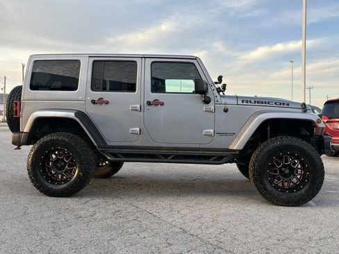Used 2016 Jeep Wrangler Unlimited Rubicon image 4
