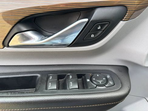 Used 2020 GMC Terrain SLE FWD image 15