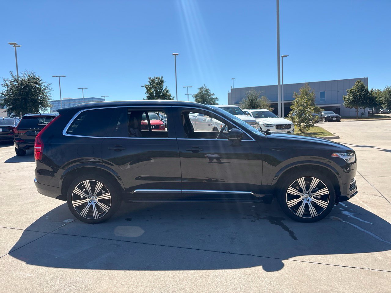 Used 2024 Volvo XC90 B5 Plus w/ Protection Package Premier AWD/4WD image 4