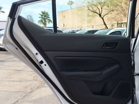 Used 2024 Nissan Altima 2.5 SV image 29