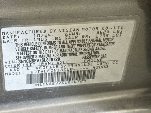 Used 2025 Nissan Versa SV FWD image 12