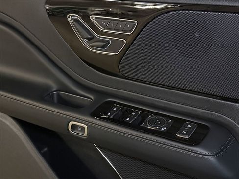 New 2026 Lincoln Aviator AWD image 33